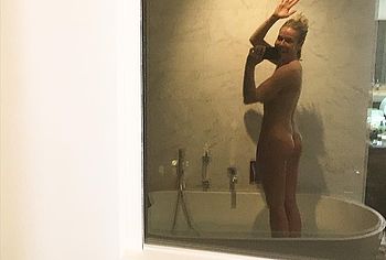 Chelsea Handler Nude