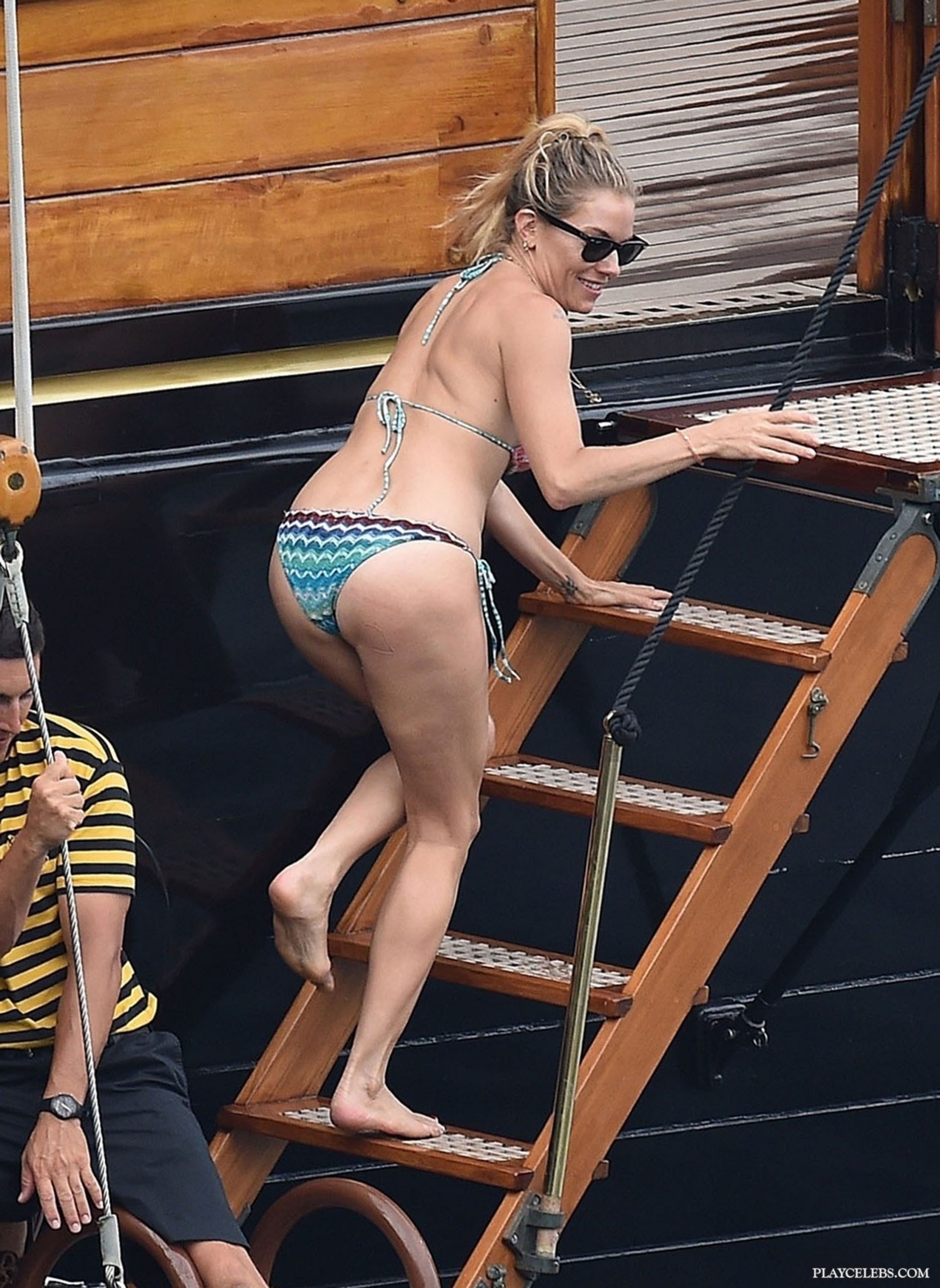 You are currently viewing Sienna Miller Paparazzi Bikini Yacht Photos