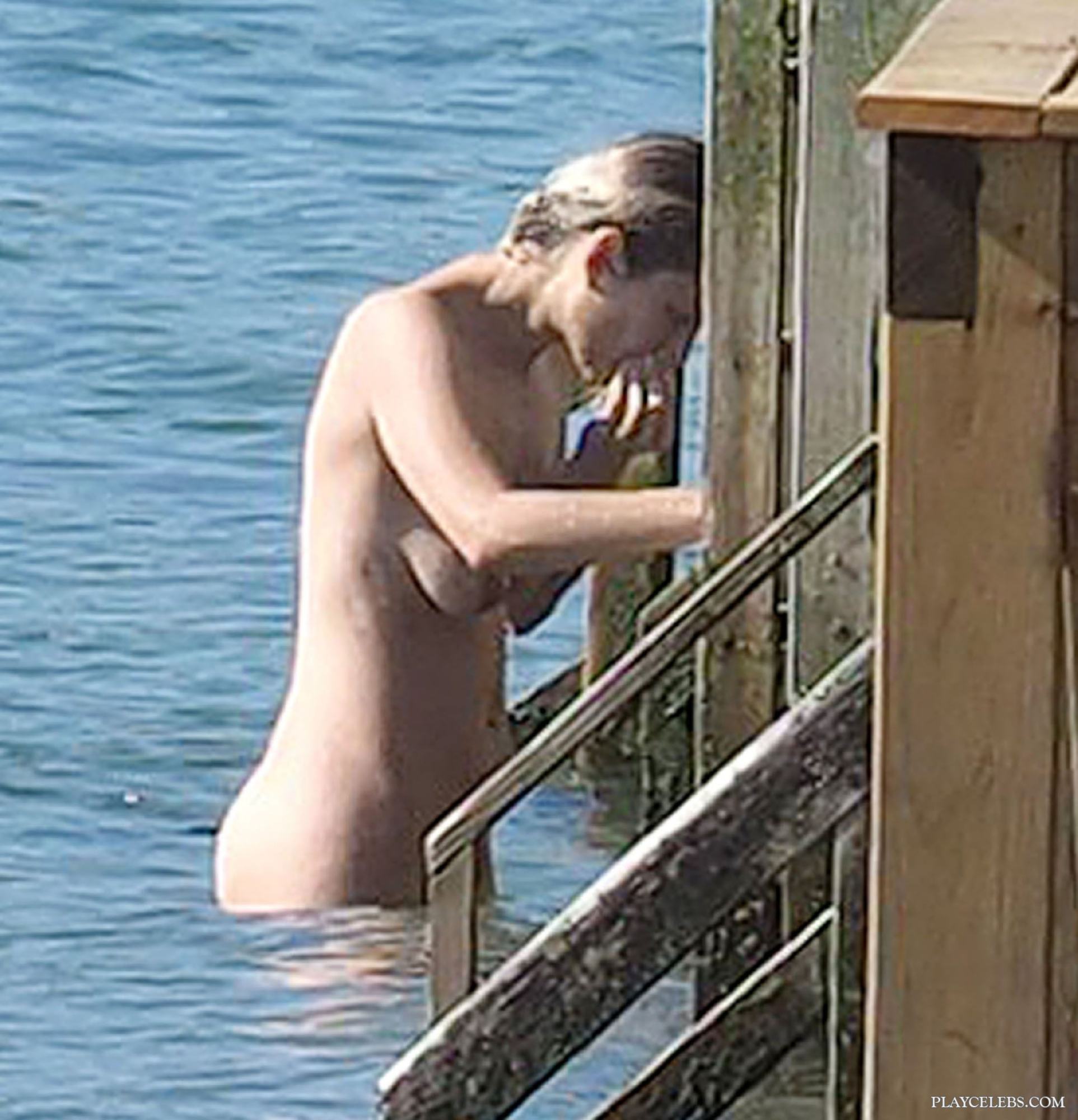 Marion Cotillard Flashes Her Hairy Pussy On A Beach Playcelebs Net