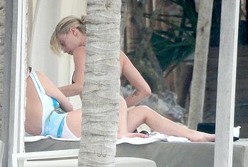 Ashley Benson & Cara Delevingne nude