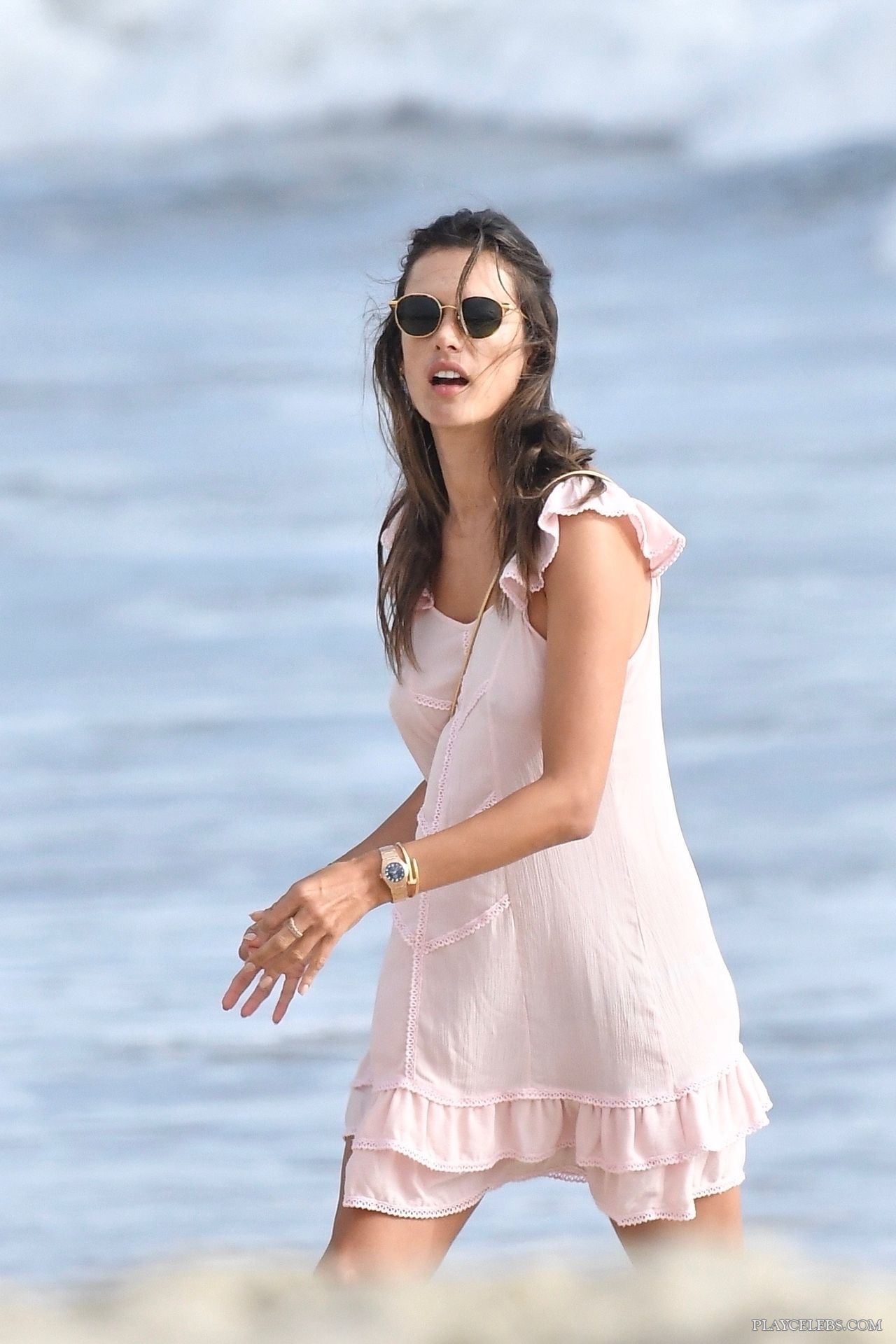 You are currently viewing Alessandra Ambrosio See Through Beach Photos