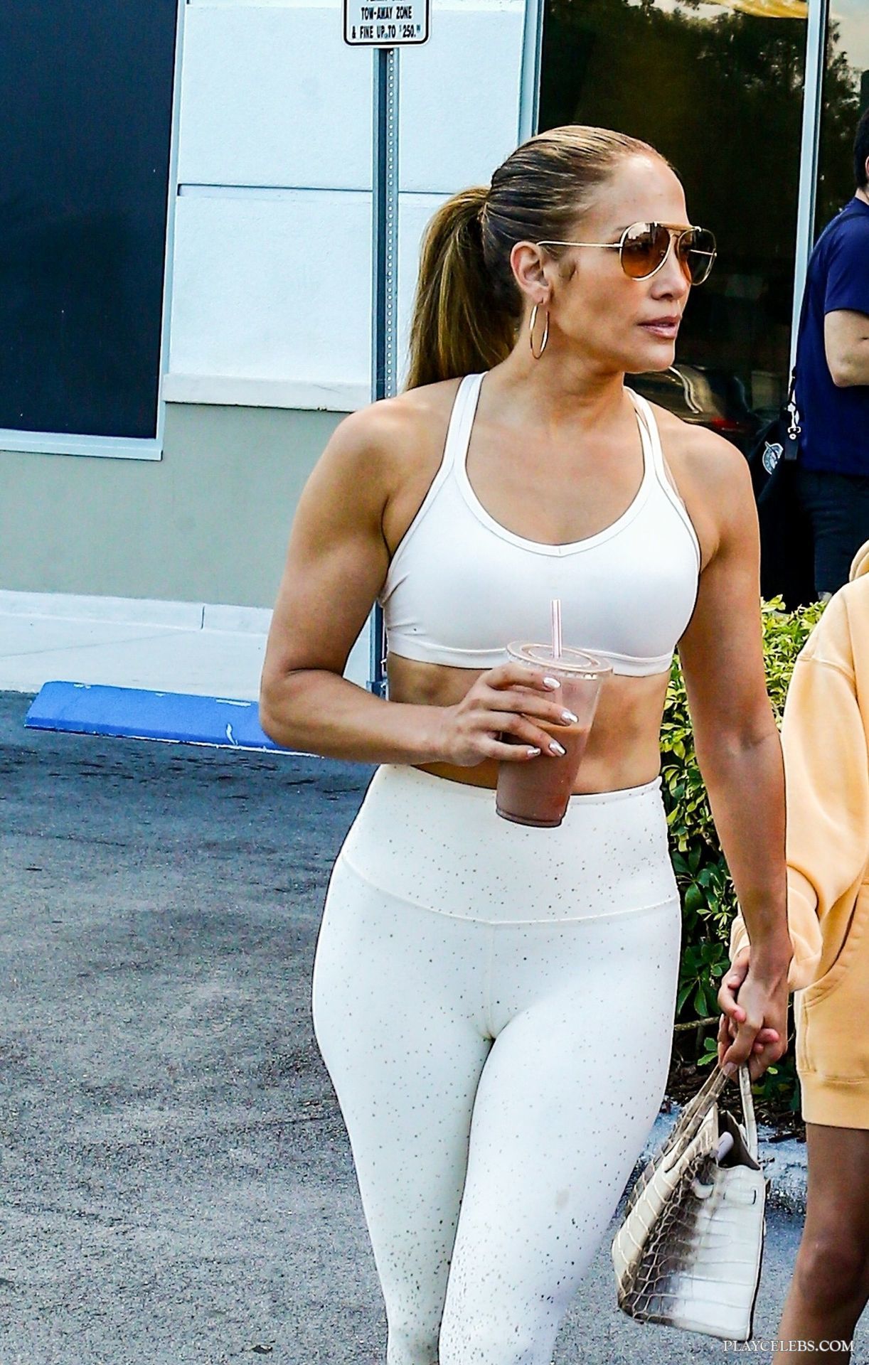 You are currently viewing Jennifer Lopez Paparazzi Cute Cameltoe Photos