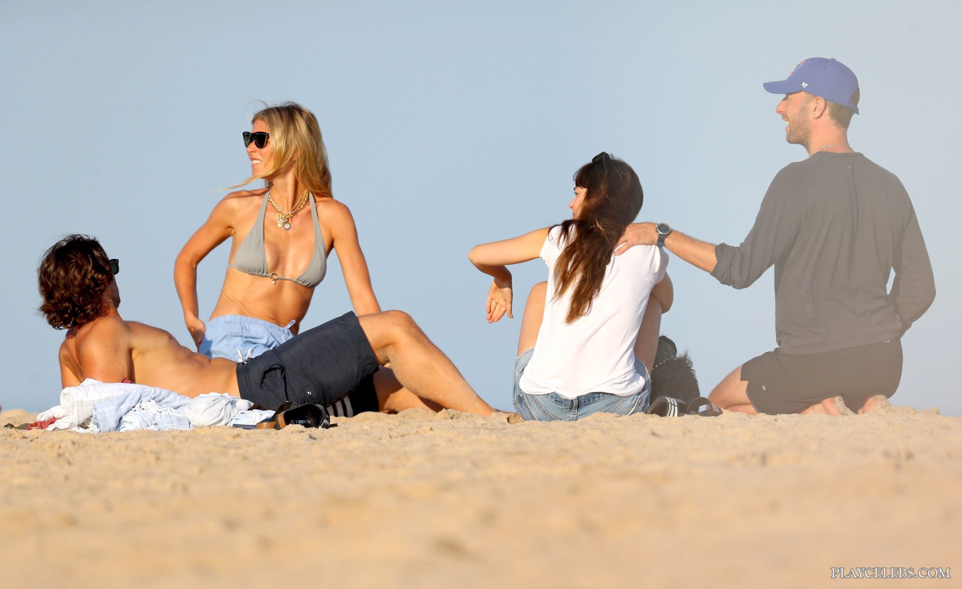 You are currently viewing Gwyneth Paltrow & Dakota Johnson Caught Sunbathing In Bikini On A Beach
