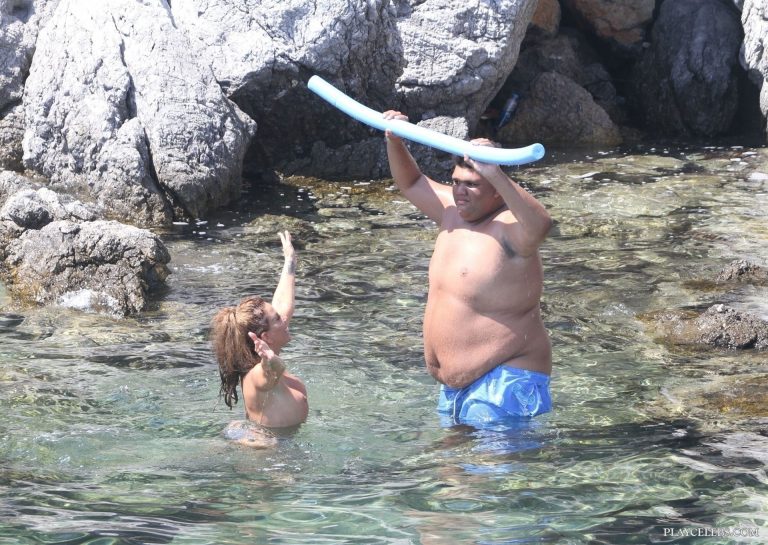 Read more about the article Katie Price Caught Swimming Topless