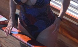 Kelly Brook Huge Cleavage In Tight Swimsuit