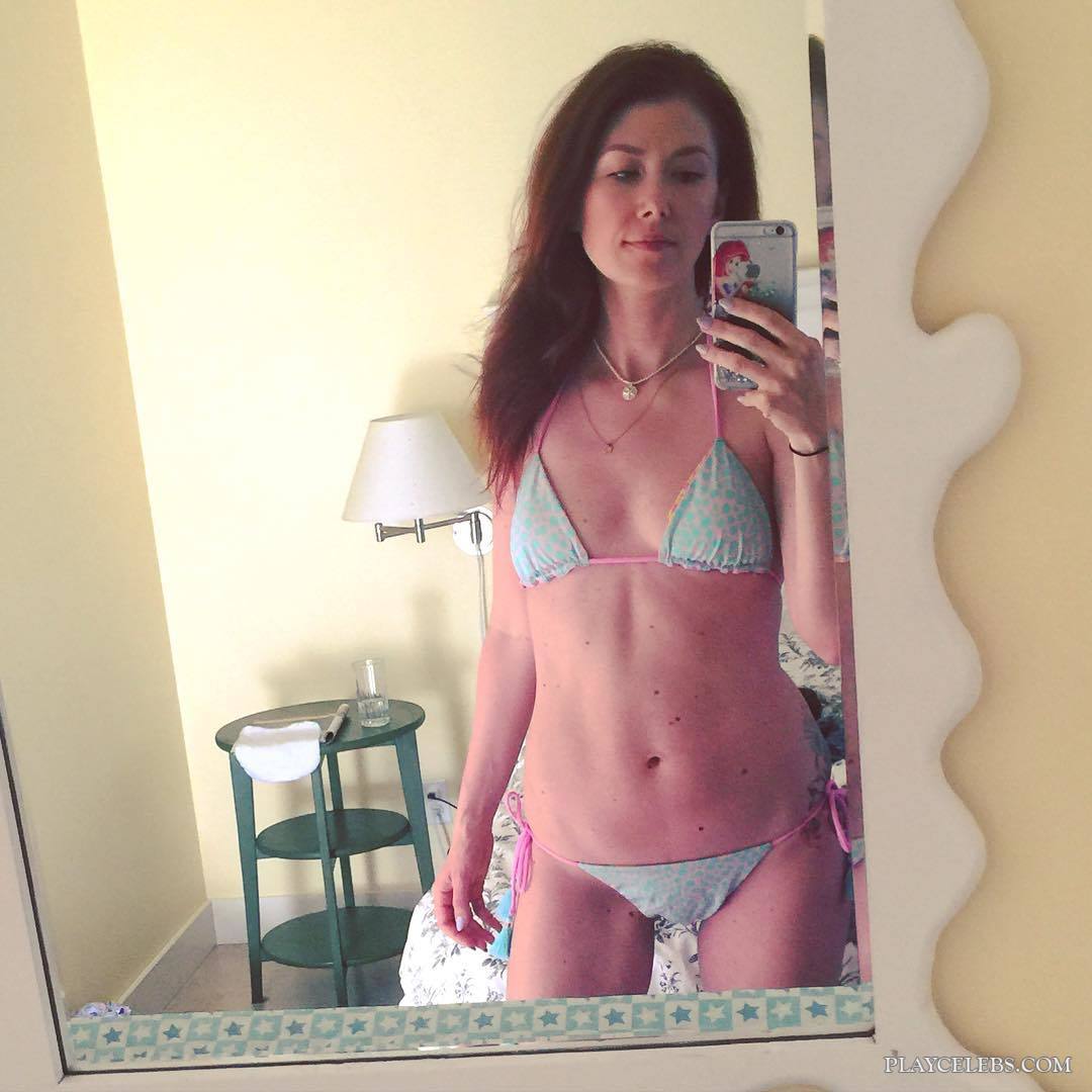 Jewel Staite Naked And Sexy Bikini Photos