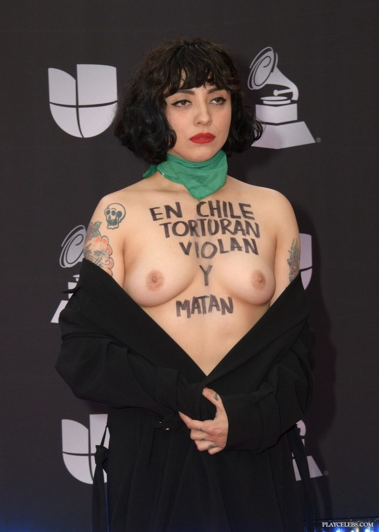 Read more about the article Mon Laferte Topless And Sexy On Public