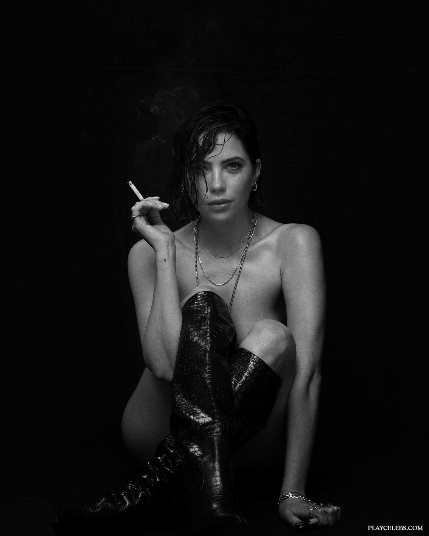 You are currently viewing Ashley Benson New Nude Black & White Photoshoot