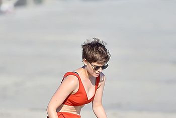 kate mara bikini on beach