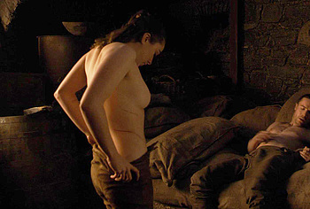 maisie williams naked tits