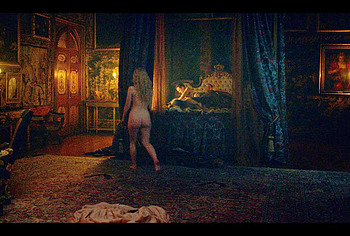 Elle Fanning naked and sexy