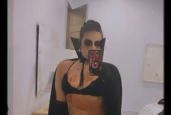 Demi Lovato sexy selfie