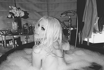 Christina Aguilera hacked nude icloud