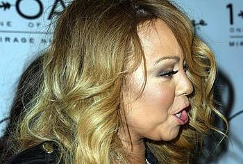Mariah Carey nipslip