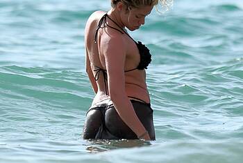 Shakira nude icloud photos