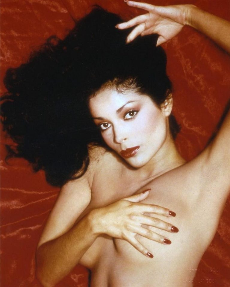 Read more about the article Apollonia Kotero Nude And Erotic Photos