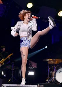 Hayley Williams Paparazzi Oops Photos - PlayCelebs.net