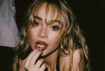 Sabrina Carpenter leaked selfie