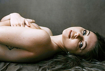 Samantha Hanratty nude photos