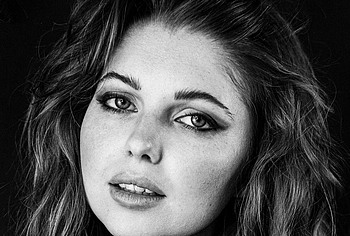 Samantha Hanratty nude photos