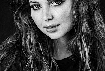 Samantha Hanratty nude photos