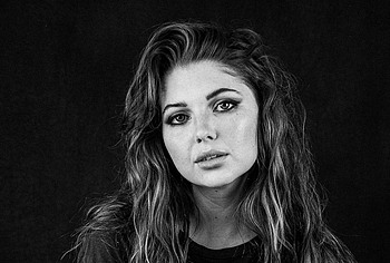 Samantha Hanratty nude photos