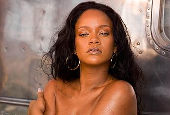Rihanna naked