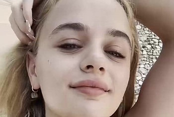 Joey King Nude And Sexy Photos