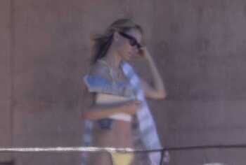 Olivia Wilde nude tits and nipslip pics