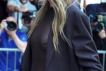 Olivia Wilde nude tits and nipslip pics