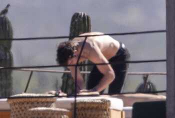 Olivia Wilde nude tits and nipslip pics