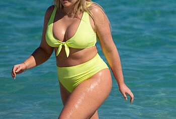 Iskra Lawrence Nude And Bikini Photos