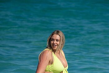 Iskra Lawrence Nude And Bikini Photos