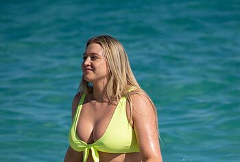 Iskra Lawrence Nude And Bikini Photos
