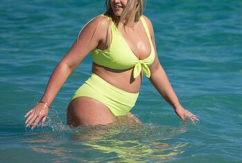 Iskra Lawrence Nude And Bikini Photos