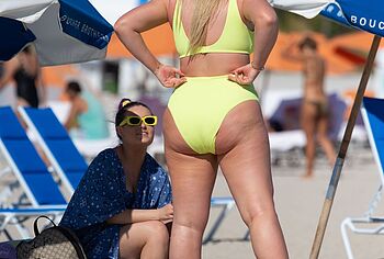 Iskra Lawrence Nude And Bikini Photos