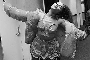 Ariana Grande Nude And NipSlip Photos