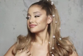 Ariana Grande Nude And NipSlip Photos