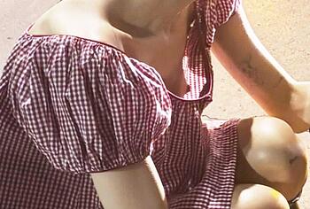 Ariana Grande Nude And NipSlip Photos