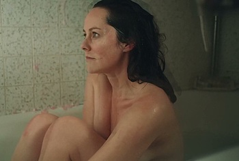 Jena Malone Nude And Sexy Bath Scenes in Sylvia