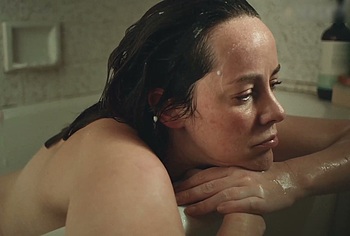 Jena Malone Nude And Sexy Bath Scenes in Sylvia