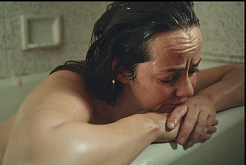 Jena Malone Nude And Sexy Bath Scenes in Sylvia