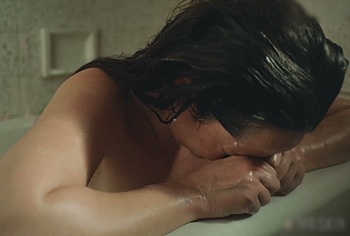 Jena Malone Nude And Sexy Bath Scenes in Sylvia