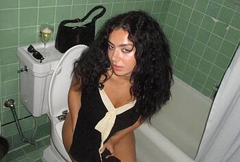 Charli XCX Leaked Nude And Naughty Photos