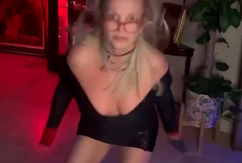 Britney Spears Nude And Transparent Lingerie Selfie Pics