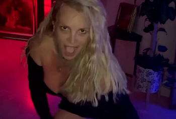 Britney Spears Nude And Transparent Lingerie Selfie Pics