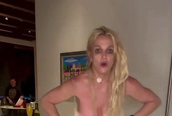 Britney Spears Nude And Transparent Lingerie Selfie Pics