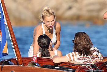 Brooks Nader Topless And Pussy Upskirt Photos