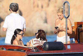 Brooks Nader Topless And Pussy Upskirt Photos
