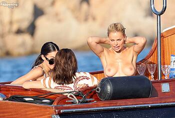Brooks Nader Topless And Pussy Upskirt Photos